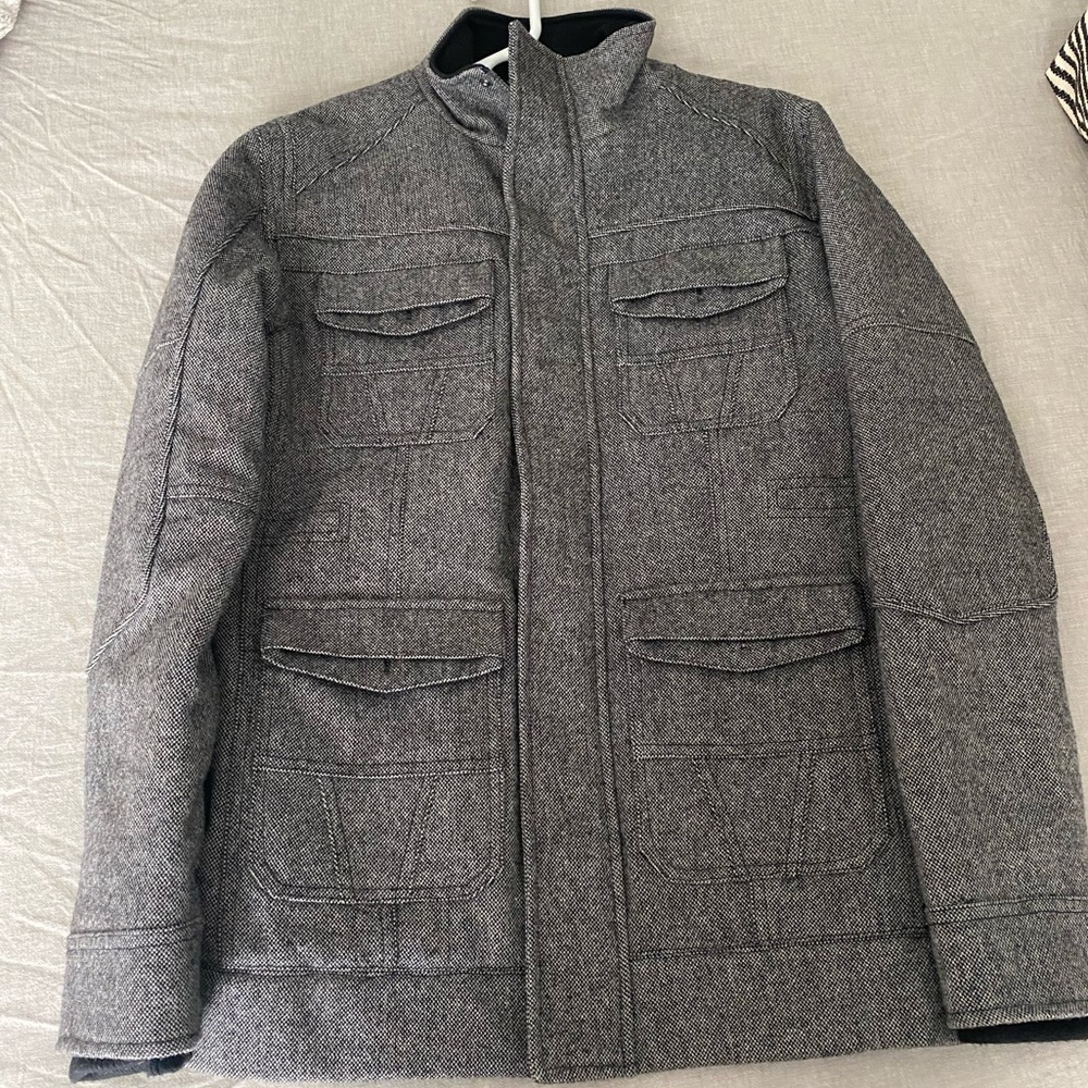 BKE athletic Fit Men’s Coat size small herringbone grey